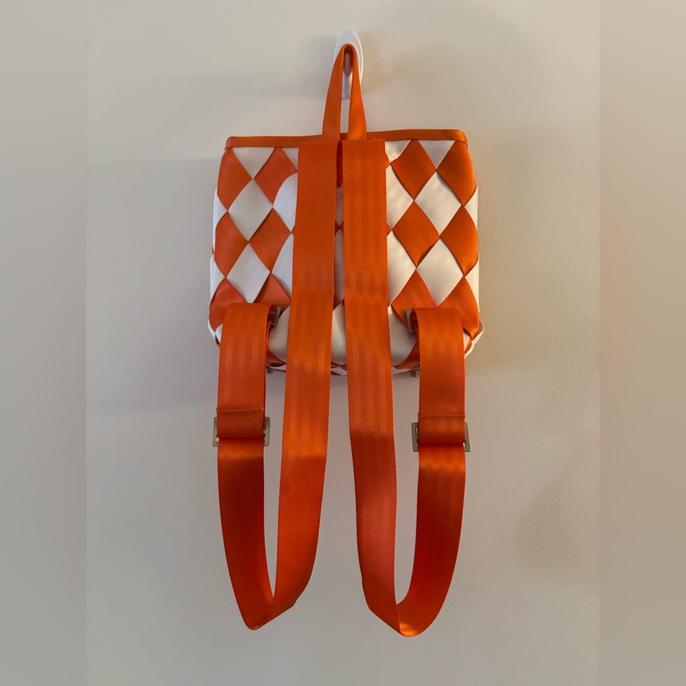Maggie Net Bags Orange and White Checkered Backpack Seatbelt - Picture 3 of 6